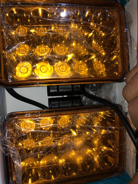 Đèn RUNLAI chính hãng led 15 mắt 12v 24 có trắng vàng ( lắp được tất cả các loại xe điện ) 1 đôi đèn