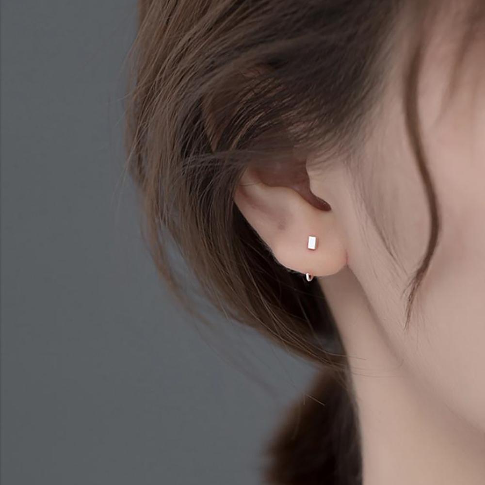 Khuyên Tai Hình Khối Lập Phương Nhỏ Phong Cách Hàn Quốc Cá Tính Cho Nữ