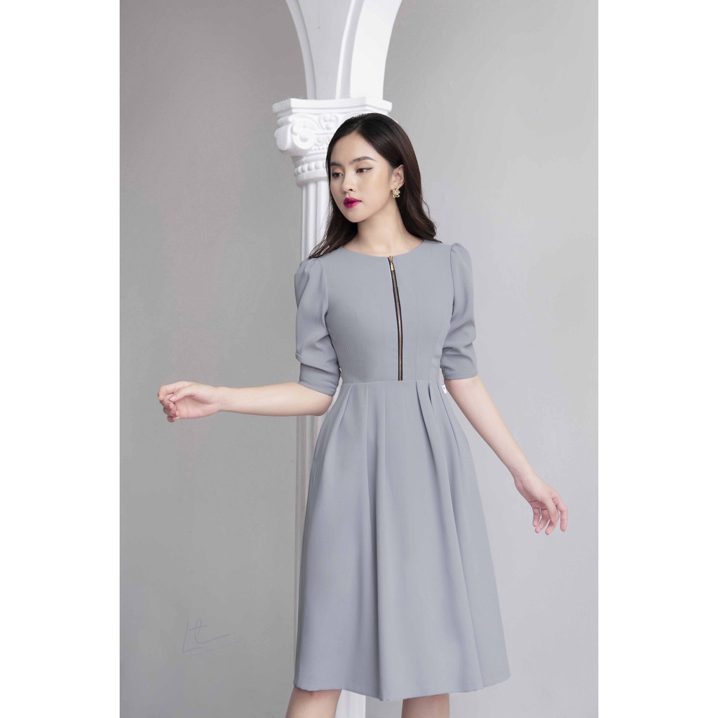 VÁY XÒE TAY BỒNG KHÓA ĐỒNG TRƯỚC NGỰC | BigBuy360 - bigbuy360.vn