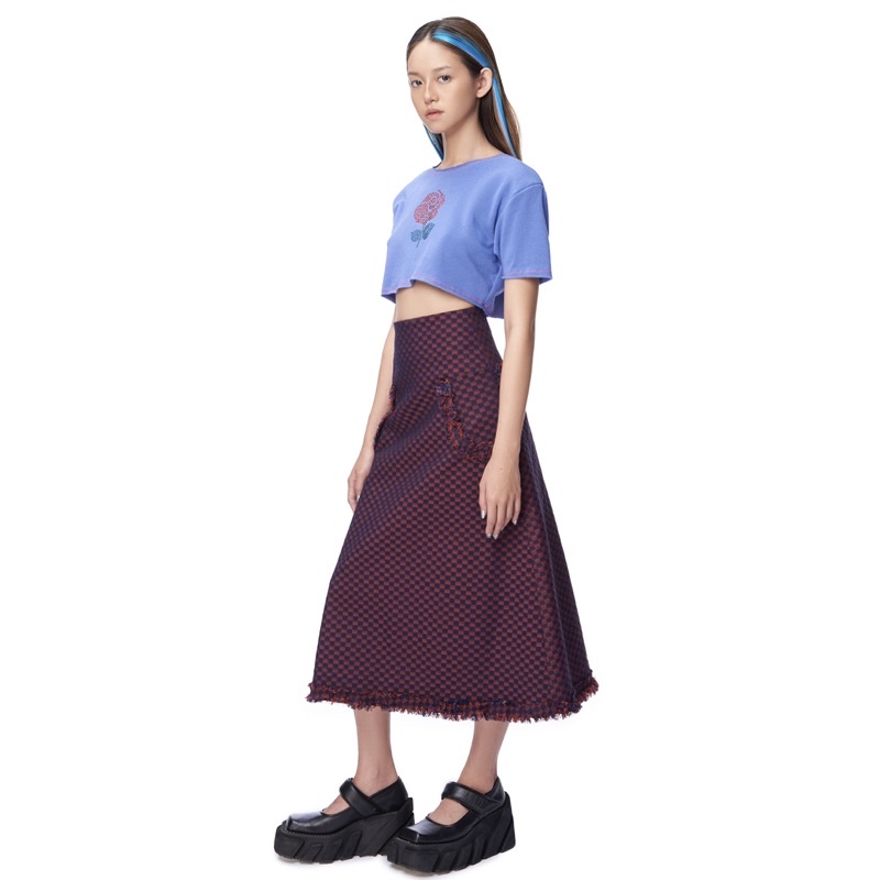 Áo croptop aeie jr. ROSIE TOP: chất liệu vải nỉ chi tiết đính đá hoạ tiết bông hồng