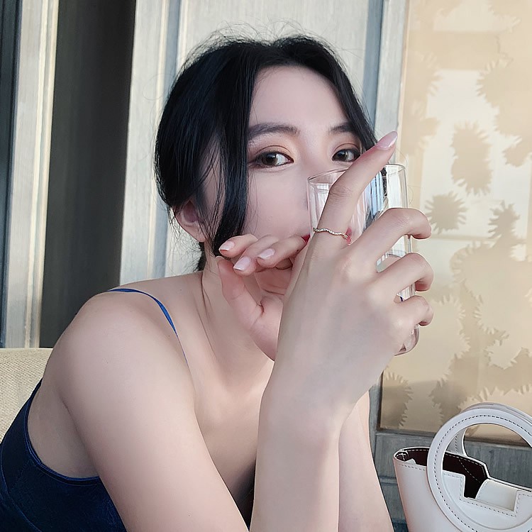 Nhẫn Đính Đá zircon Thiết Kế Sang Trọng