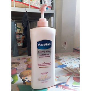 Sữa dưỡng thể Vaseline Instant Fair 350ML