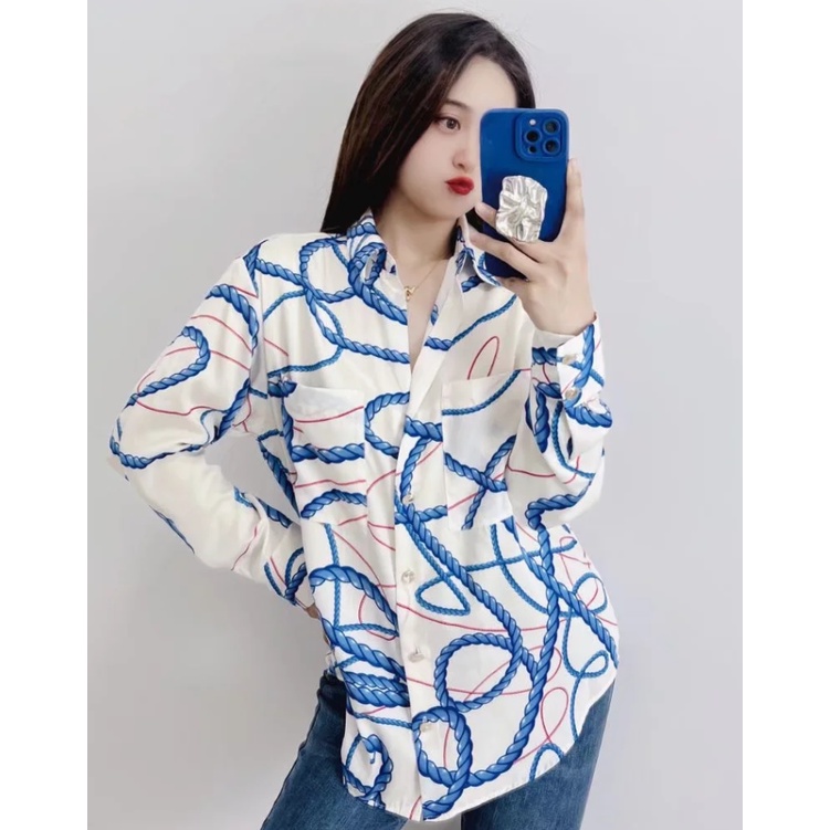 Zara Áo Sơ Mi Tay Dài Cổ Chữ V In Họa Tiết Thời Trang Mùa Xuân 2440122Áo blouse