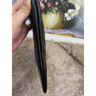clutch màu đen size 27