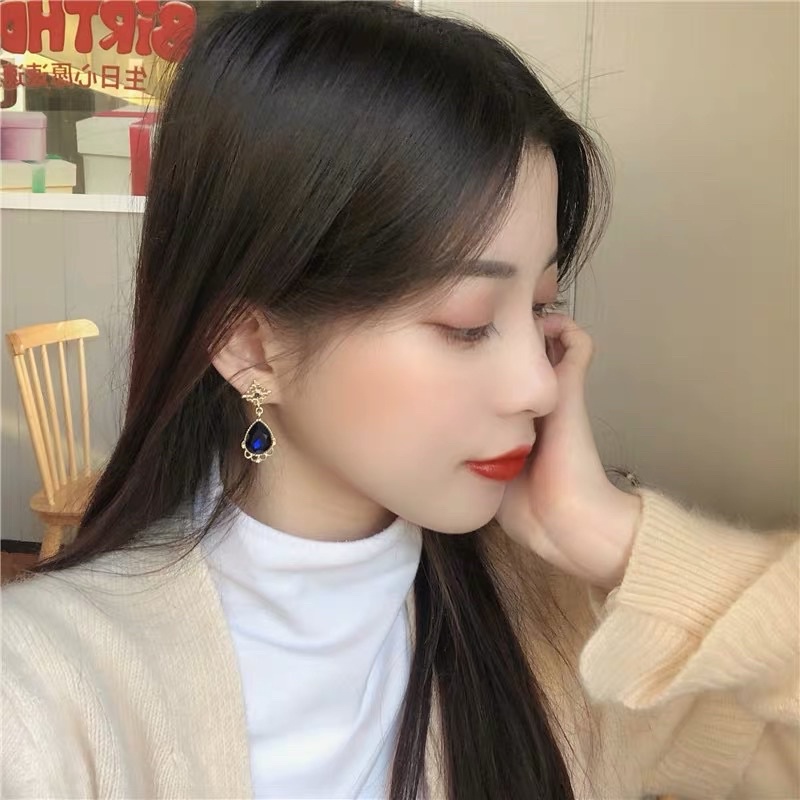 Khuyên tai đính đá màu xanh nước biển cổ điển - Maben