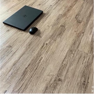 Sàn nhựa tự dán cao cấp