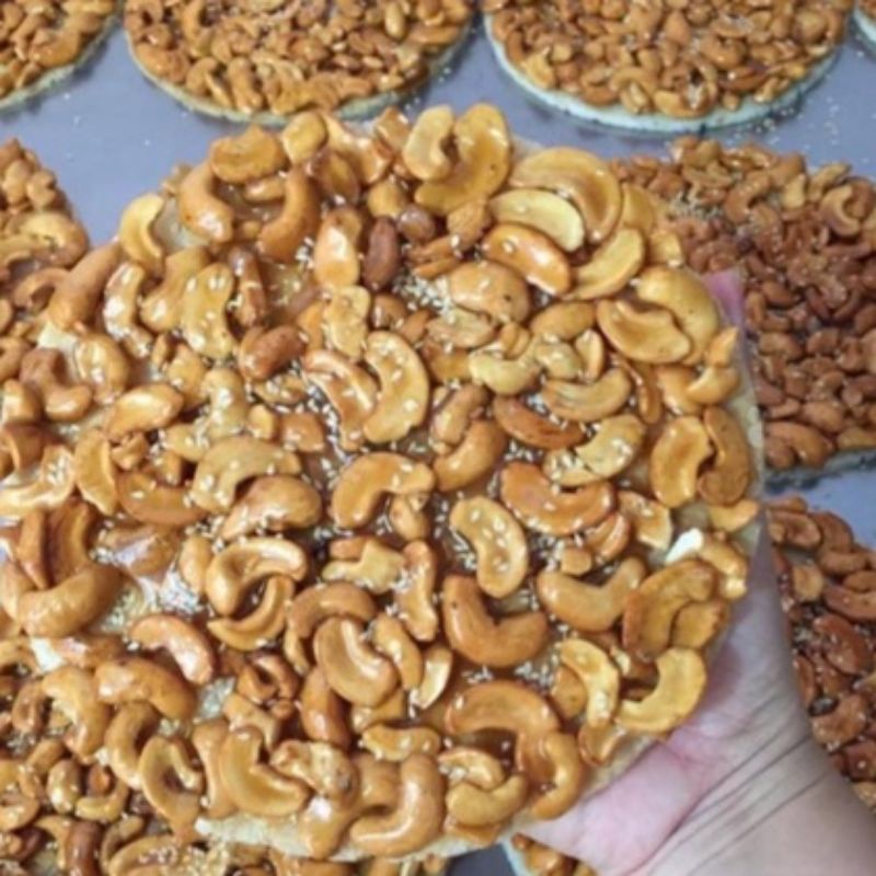 KẸO HẠT ĐIỀU MÈ BÁNH TRÁNG.