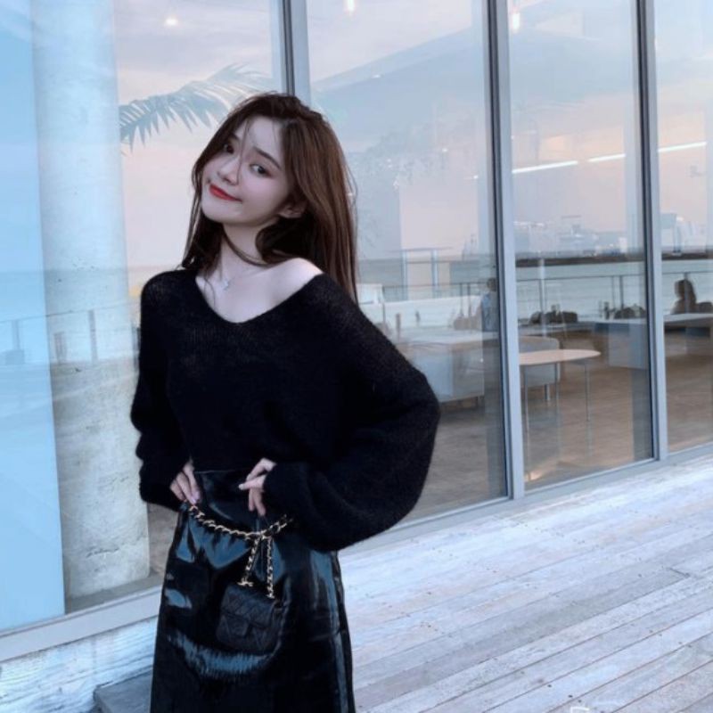 Áo sweater nữ tay dài cổ chữ V màu trơn