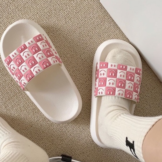 Dép Ulzzang - Dép Quai Ngang Bánh Mì chuẩn hàng quảng châu họa tiết caro mặt cười Nam Nữ