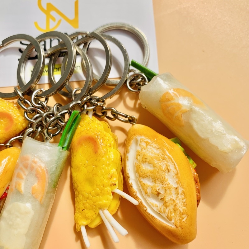 Móc khóa bánh mì Việt Nam Keychain Handmade 100% chất liệu bằng đất sét