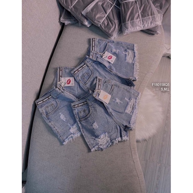 Quần short jeans rách