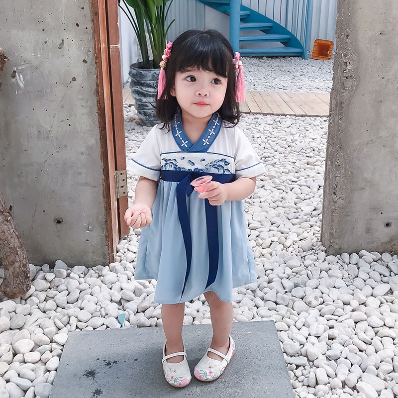 Trang Phục Thiết Kế Theo Phong Cách Trung Hoa Xinh Xắn Cho Bé Gái