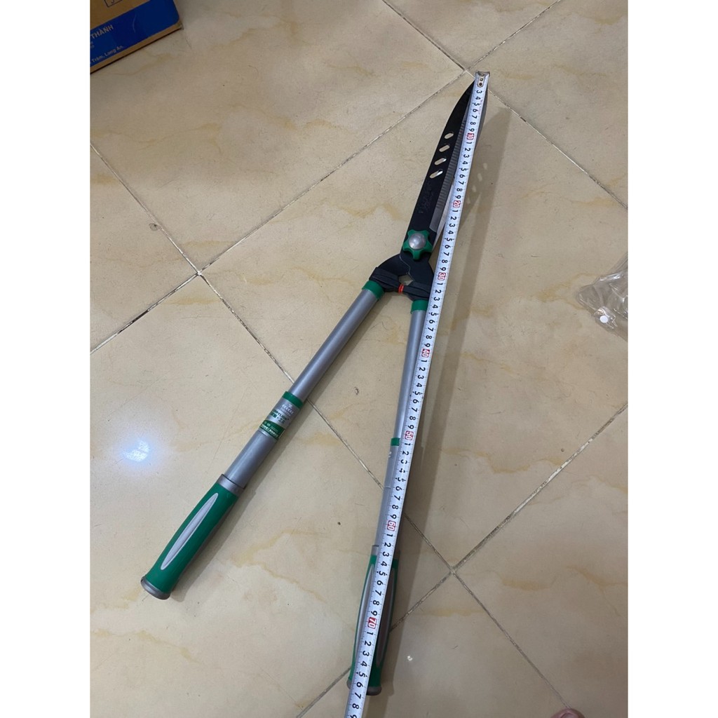 Kéo cắt cỏ cán tăng bọc nhựa 770mm Berrylion 1628