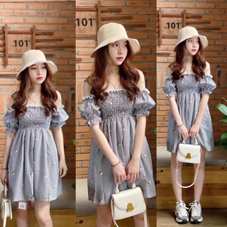 Đầm trễ vai nhún chỉ thêu hoa