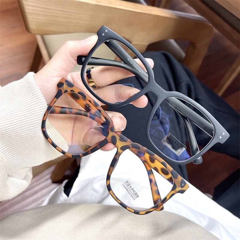 Mắt kính gọng vuông TR90 siêu nhẹ chống ánh sáng xanh thời trang cho nam và nữ