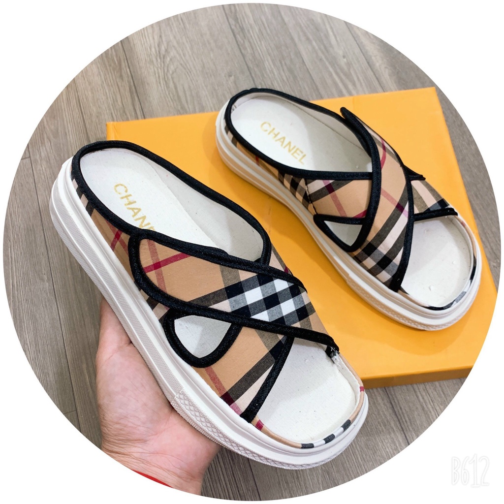 Dép nữ quai chéo thời trang đế bánh mì phối kẻ vàng trẻ trung cá tính