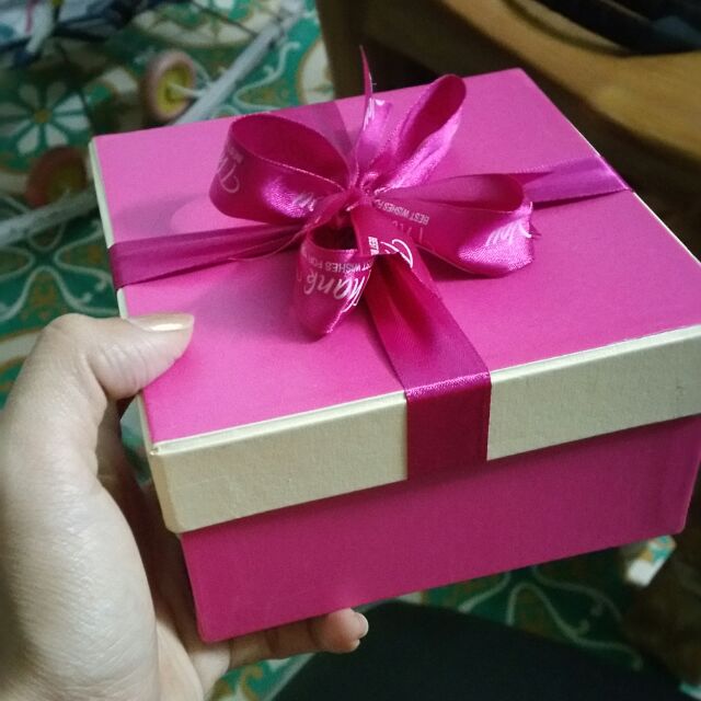 Hộp quà vuông 🎁 15x15x7cm kèm xốp