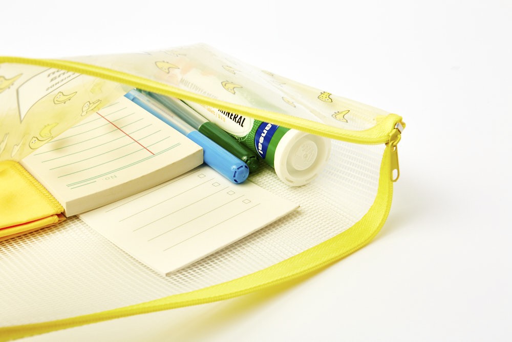 Túi Lưới ARTBOX Có Dây Kéo Họa Tiết Chuối Màu Vàng (Cỡ Lớn)