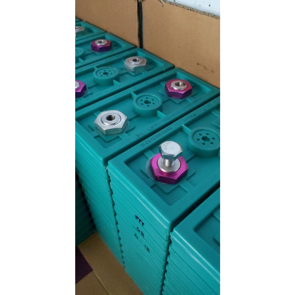 Pin lithium sắt phosphate LiFePo4 Huali 3.2v 100Ah cũ