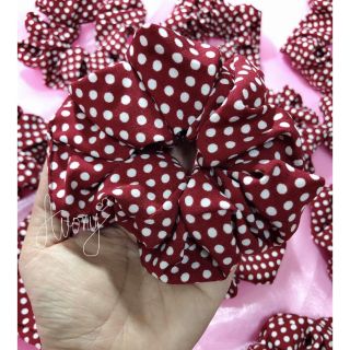 Cột tóc vải Scrunchies chấm bi trắng