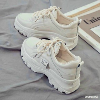 Giày thể thao cỏ thấp thêu cầu vồng