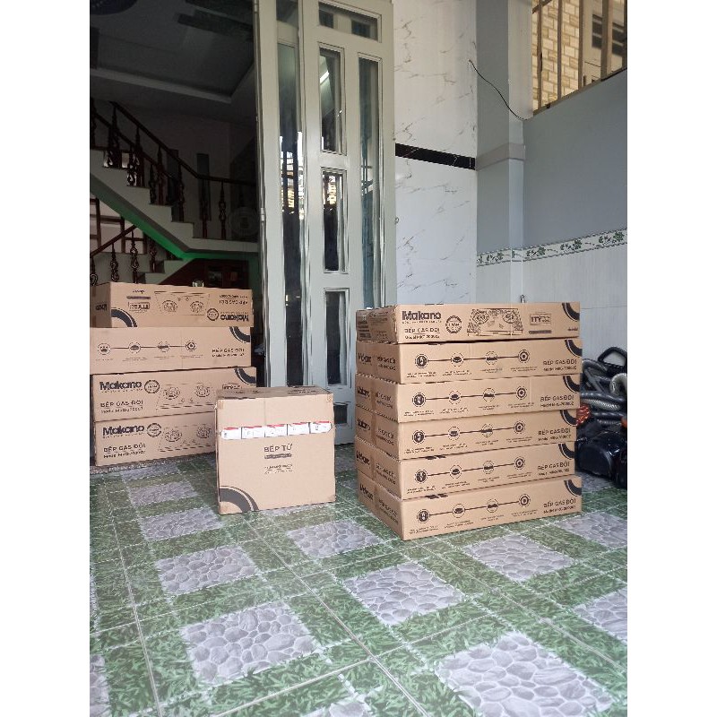 Bếp kết hợp từ và hồng ngoại Makano MKC-200002 2vùng nấu