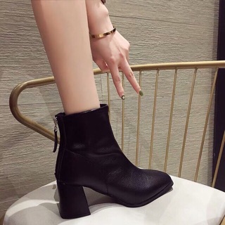 (Order) Boots mũi vuông da lì trơn basic dễ phối đồ cổ lửng gót vuông 7cm