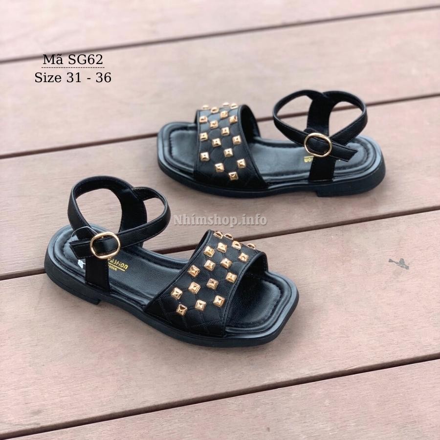 Sandal bé gái màu đen kiểu dán cá tính dép quai hậu nạm đinh êm nhẹ chống trơn cho học sinh nữ 6 7 8 9 10 12 tuổi SG62