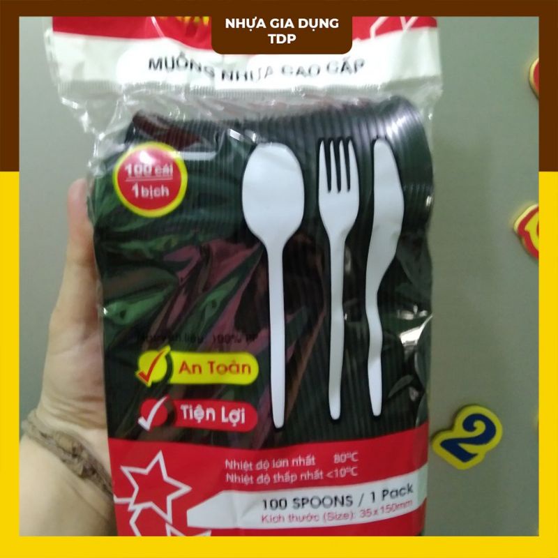 100 muỗng nhựa Gia Tường Yến Vy đen/ trắng dài 15cm, muỗng cao cấp