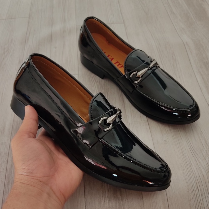 Giày tây nam công sở thời trang Dio mẫu mới trơn khóa kim loại