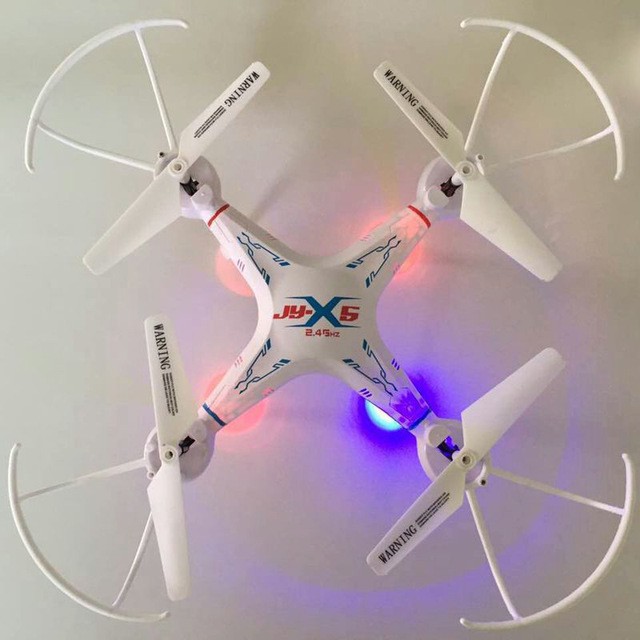 MÁY BAY ĐIỀU KHIỂN TỪ XA 4 CÁNH, PHÁT SÁNG