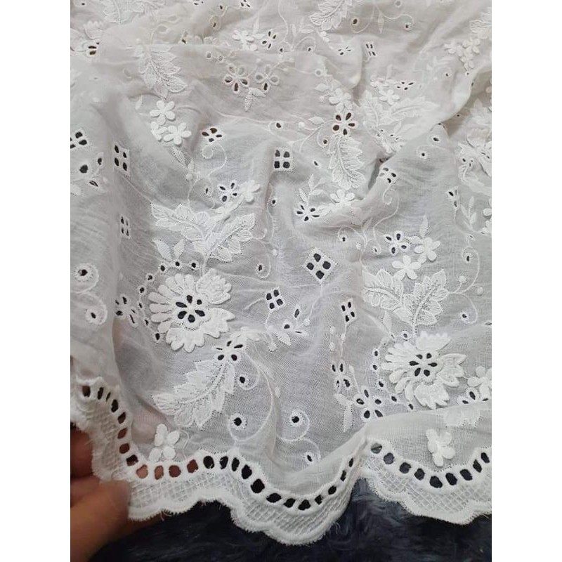 Vải thô boi thêu hoa chân 2 biên