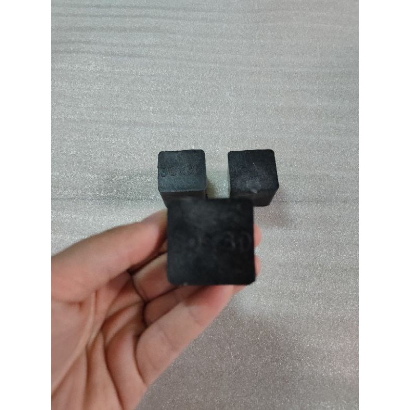 Nút cao su bịt chân bàn ( 30×30mm bao ngoài - chụp - chân đế)