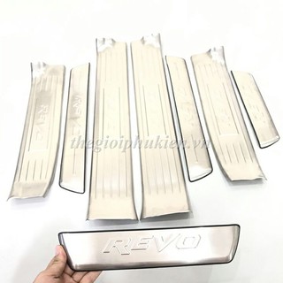 Bộ nẹp bậc cửa, bậc chân cho xe Toyota Hilux Revo - Mẫu INOX