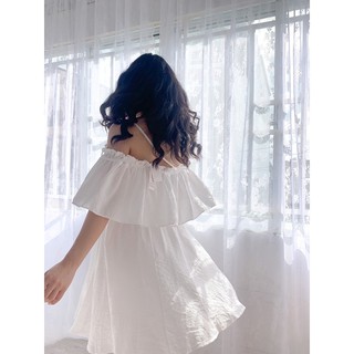 Đầm trắng trễ vai đan dây (trắng/đen)