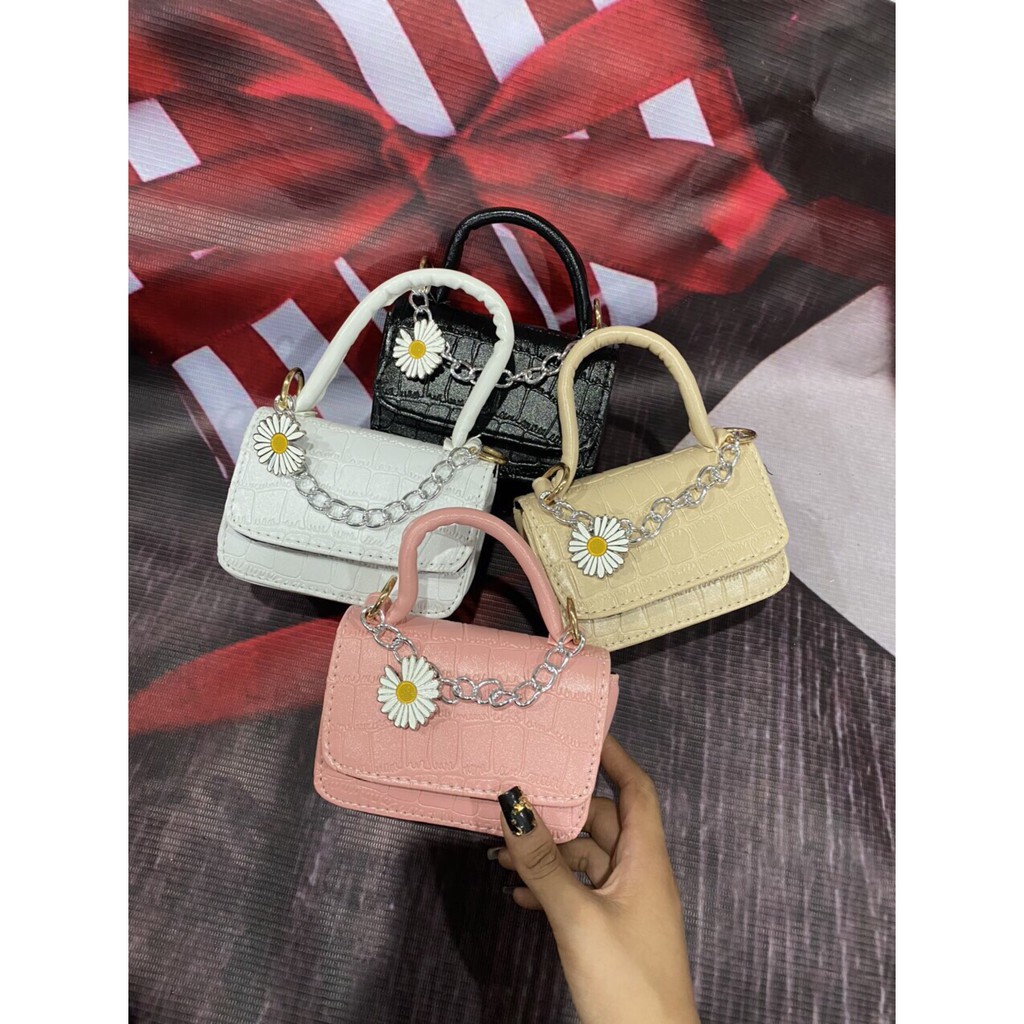 Túi đeo chéo hoa cúc mini