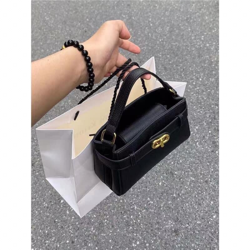 TÚI CNK ĐEN VUÔNG SIZE 19 KHOÁ XOAY 2 LOẠI QUAI