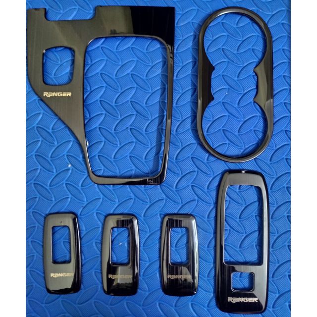 Ốp nội thất titan Ranger 2019