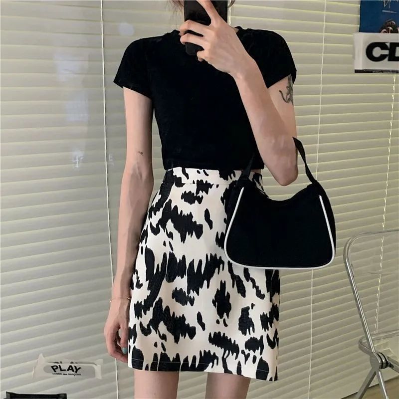 Chân Váy Chữ A Lưng Cao In Họa Tiết Graffiti Cá Tính | BigBuy360 - bigbuy360.vn