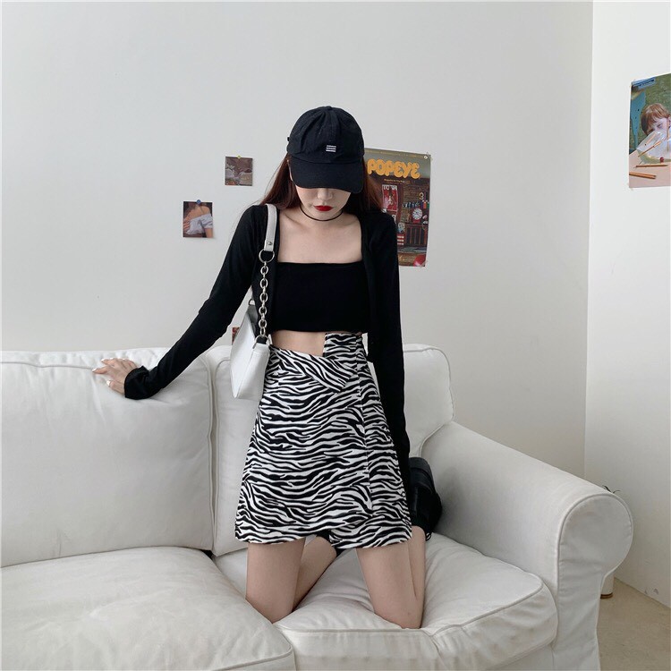 Chân váy chữ A lưng cao họa tiết ngựa vàng cá tính | BigBuy360 - bigbuy360.vn