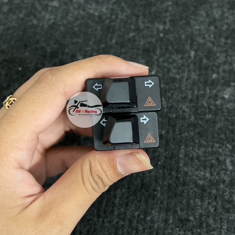 Công tắc xi nhan tích hợp Hazard
