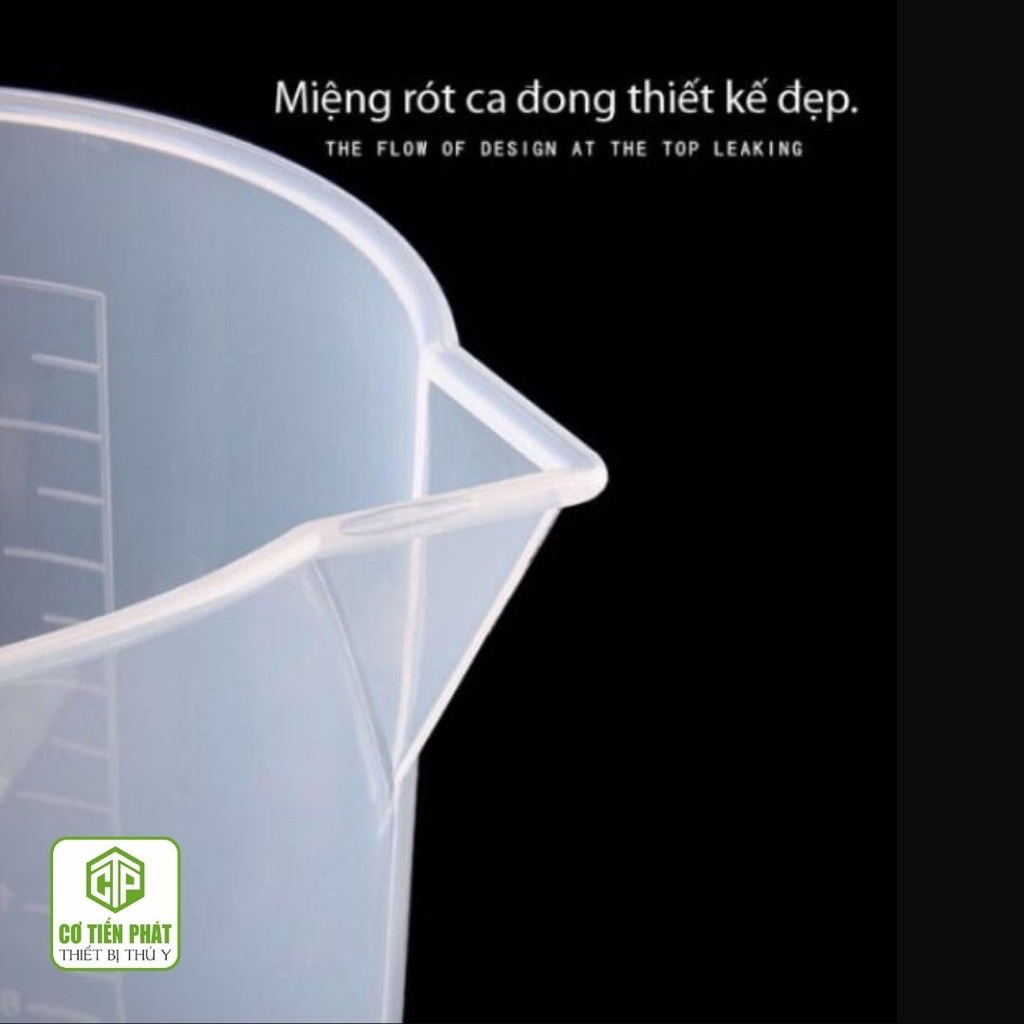 Ca nhựa đong nước dùng trong phòng tinh heo