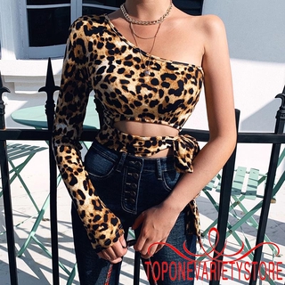 Áo crop top hở vai họa tiết da báo quyến rũ