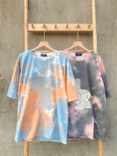 Áo KAWS Phản Quang TieDye Loang Màu siêu xinh | BigBuy360 - bigbuy360.vn