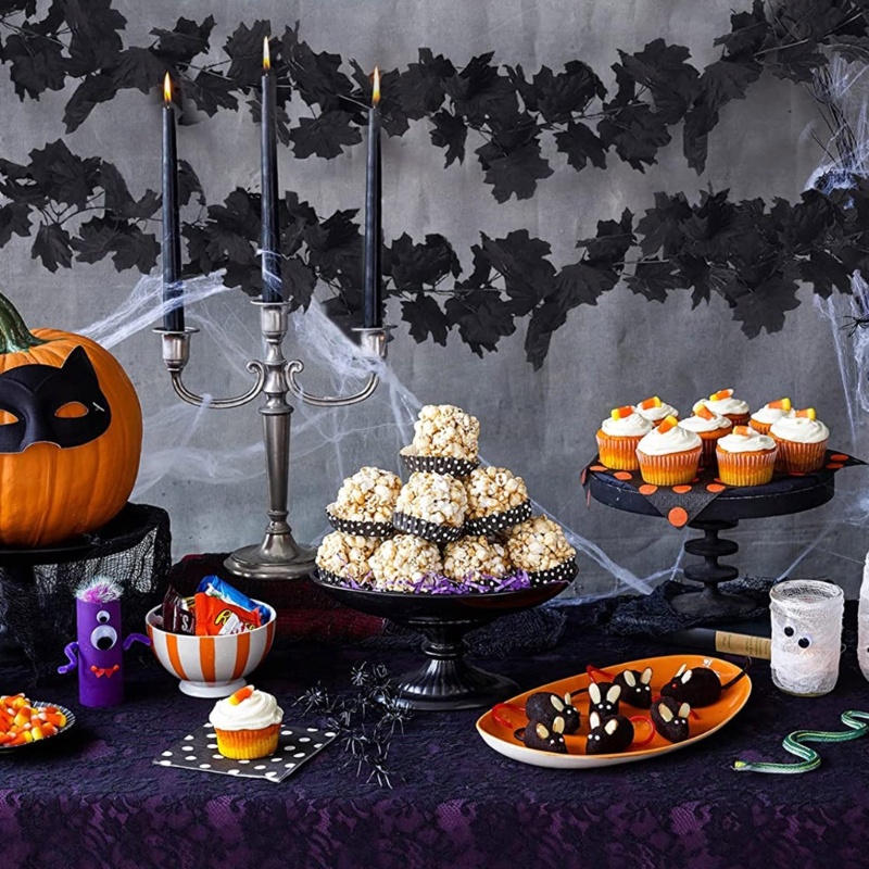 Vòng Lá Phong Màu Đen Trang Trí Sân Vườn Ngoài Trời Ngày Halloween