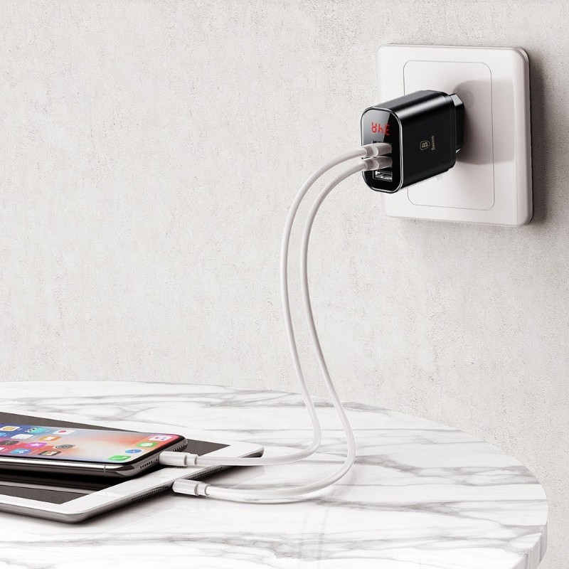 Củ Sạc Baseus 3 Đầu Ra USB Có Đồng Hồ Led Trên Củ