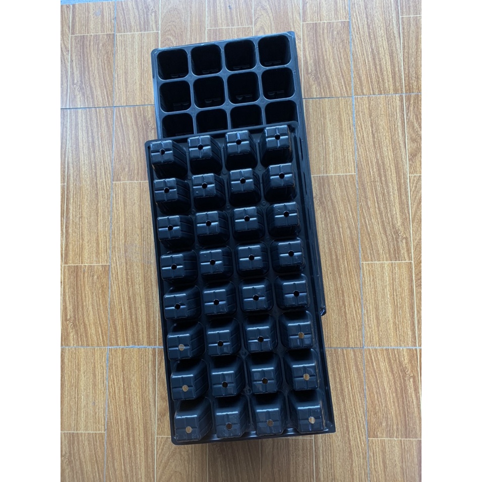 5 KHAY ƯƠM HẠT 32 LỖ NÔNG (BẦU ,TÚI ƯƠM CÂY GIỐNG, KEO LIỀN SẸO CÂY, V6 THÔNG MINH....)