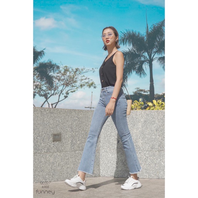 quần bò ống loe xanh trơn | BigBuy360 - bigbuy360.vn