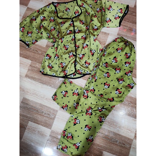 Bộ tay ngắn quần dài vải satin