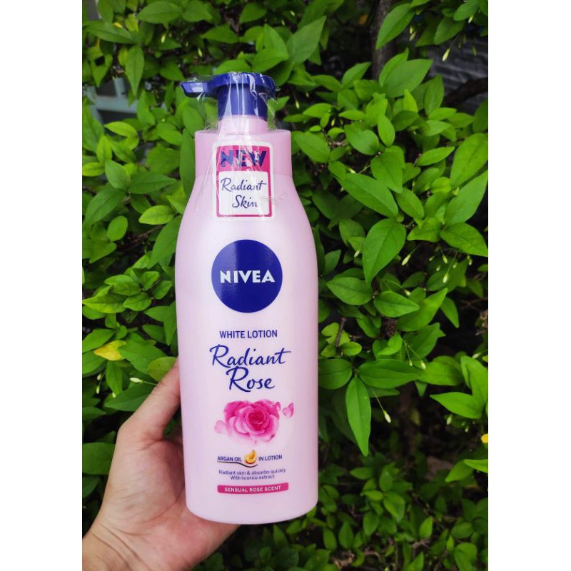 Sữa dưỡng thể dưỡng trắng da Nivea Radiant Rose 350ml